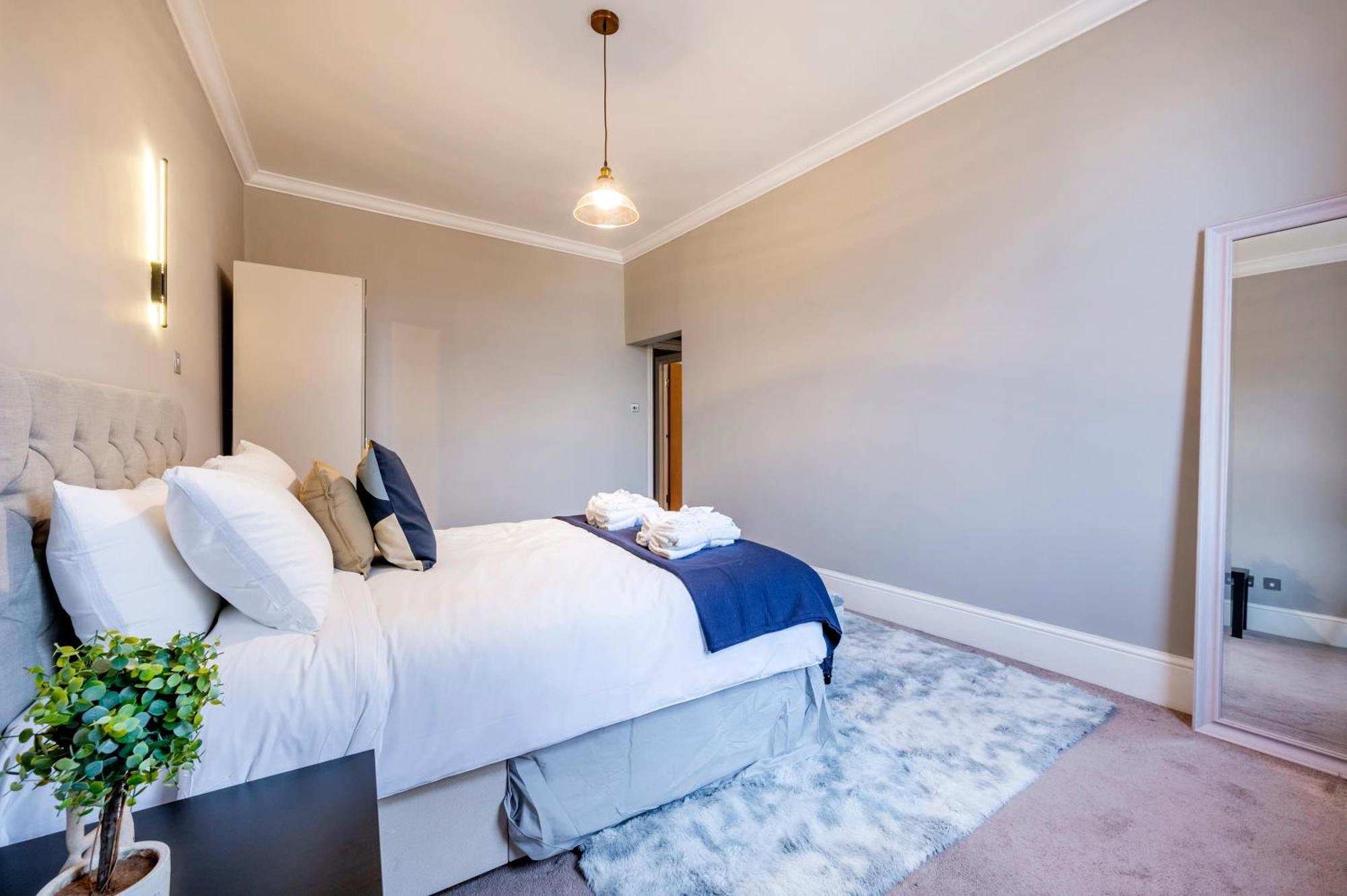 Large 1 Bedroom In Center Of London 3 ภายนอก รูปภาพ
